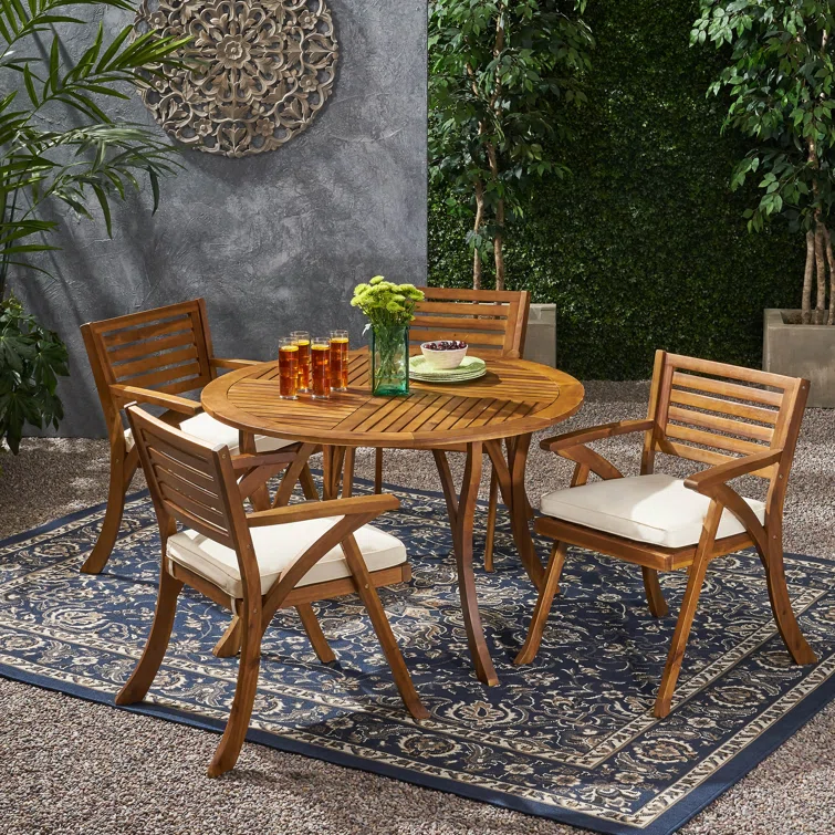Cotswald 4 - Person Round Outdoor Dining Set
