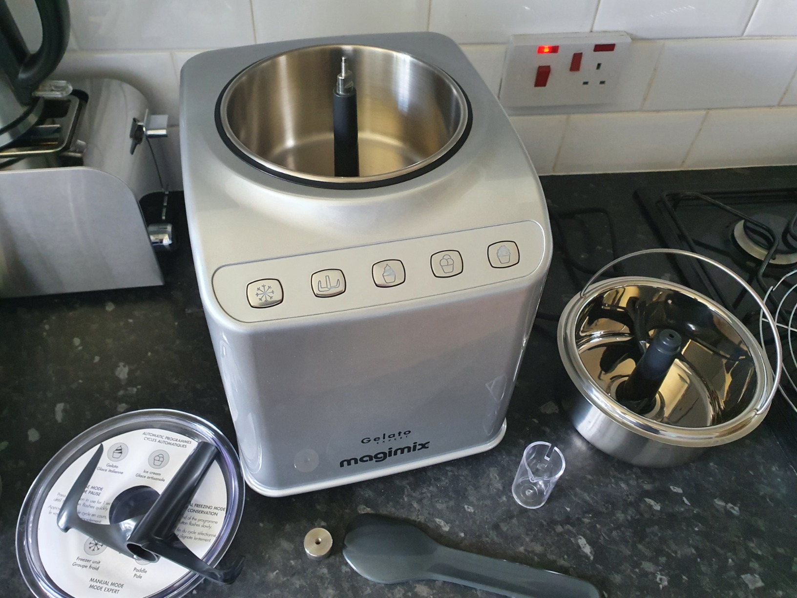 Magimix Gelato Expert Frozen Dessert Maker with Built In Compressor 2x2 Litre bowls Makes Ice Cream