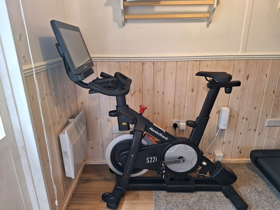 NordicTrack Commercial Studio Cycle